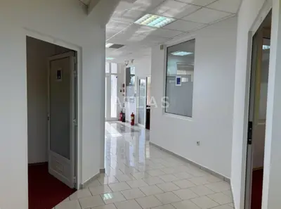 Commercial space in Rijeka, Škurinje - 13 rooms and 3 parking spaces - 7