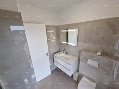 Prodaje se luksuzna vila u Medulinu – 100 m od mora - 9
