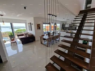 Prodaje se luksuzna vila u Medulinu – 100 m od mora - 16