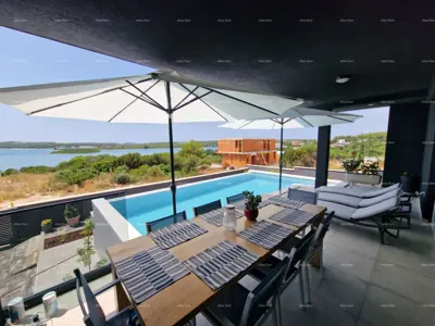 Prodaje se luksuzna vila u Medulinu – 100 m od mora - 2