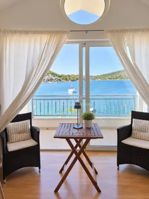 46 m² Wohnung, Tisno - erste Reihe zum Meer und Meerblick