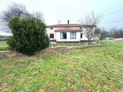 Barban, house with auxiliary building and building plot!