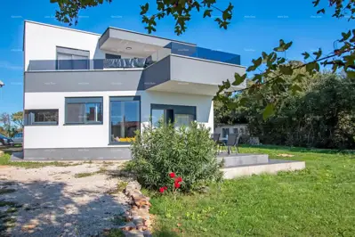 Kuća 160 m², Šegotići - moderna obiteljska kuća - 2