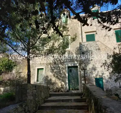 Kamena kuća 107 m², Otok Brač - prvi red do mora - 2