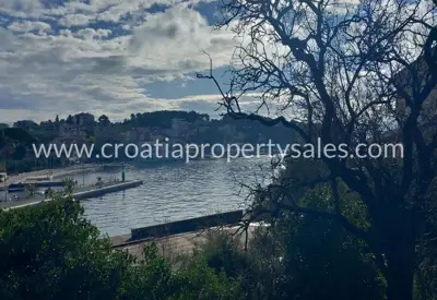 Kamena kuća 107 m², Otok Brač - prvi red do mora