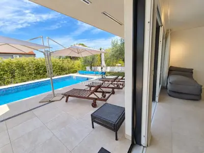 Villa 212 m², Malinska na Krku, bazen i pogled na more - 8