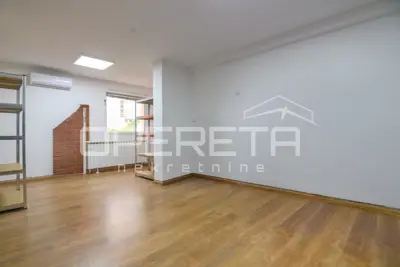 Gewerbefläche 740 m², Botinec, Parkplatz im Hof - 2