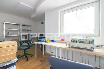 Gewerbefläche 740 m², Botinec, Parkplatz im Hof - 4