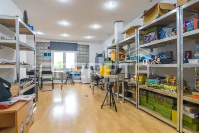 Gewerbefläche 740 m², Botinec, Parkplatz im Hof - 7