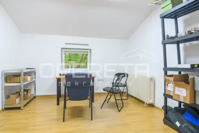 Gewerbefläche 740 m², Botinec, Parkplatz im Hof - 6