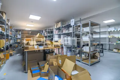 Gewerbefläche 740 m², Botinec, Parkplatz im Hof - 13