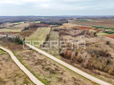 Građevinsko zemljište 735 m², Vižinada, južna orijentacija - 3
