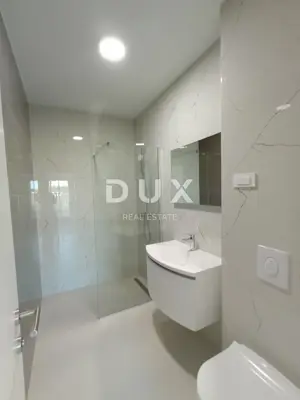Penthouse 192,7 m², Srima - 50 m vom Meer und Dachterrasse - 10