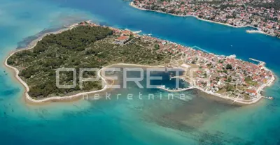 Poljoprivredno zemljište 474 m², Krapanj, prvi red do mora