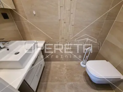 House 323 m², Blato, near Arena Center and landscaped yard - 12