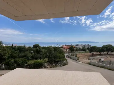 61 m² Wohnung, Podmurvice Rijeka - 2 Schlafzimmer, Balkon - 3