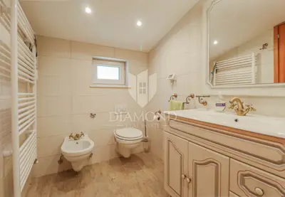 Kuća 144 m², Lovrečica - velika građevinska okućnica - 12