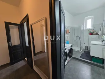 Apartment 61.8 m², Pula Centar - 2 bedrooms - 8