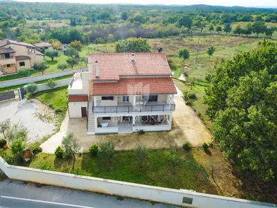 House 400 m², Poreč - pool and spacious yard - 3