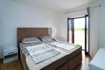 House 400 m², Poreč - pool and spacious yard - 16
