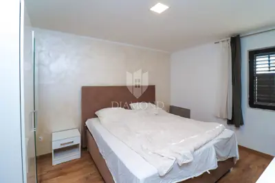 House 400 m², Poreč - pool and spacious yard - 9