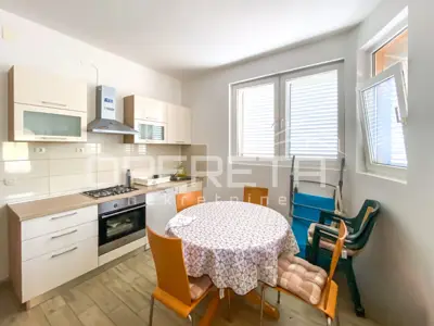 Wohnung 60 m², Srima - 2 Schlafzimmer, Terrasse - 4