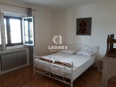 Haus 350 m², Brtonigla - 3 Wohneinheiten und Büro - 21