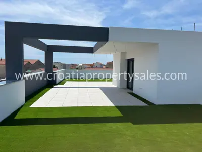 Kuća 115 m², Šibenik - blizu centra i plaže - 9