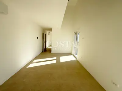 Wohnung zum Kauf in Višnjik, 72 m² - 2