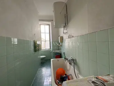 Stan 100 m², Rijeka Centar - 2 spavaće sobe i balkon - 4