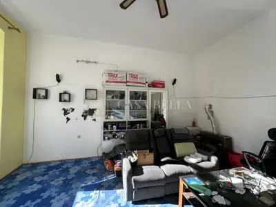Stan 100 m², Rijeka Centar - 2 spavaće sobe i balkon