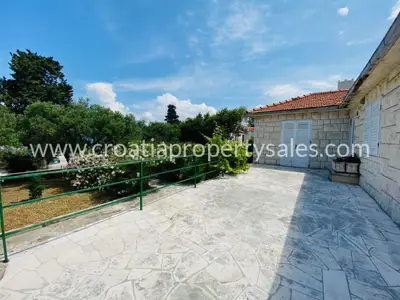 Kuća, Brač, 240 m², 790 000 €