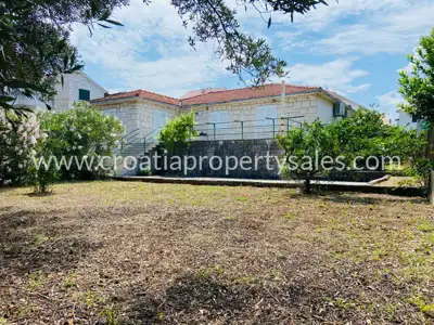 Kuća, Brač, 240 m², 790 000 € - 2