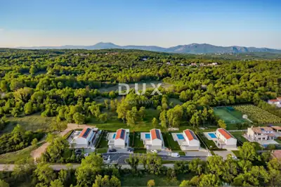 Kuća 283 m², Labin - bazen i okućnica - 5