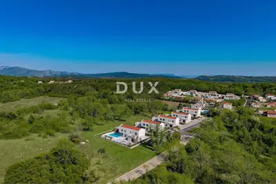 Kuća 283 m², Labin - bazen i okućnica - 7