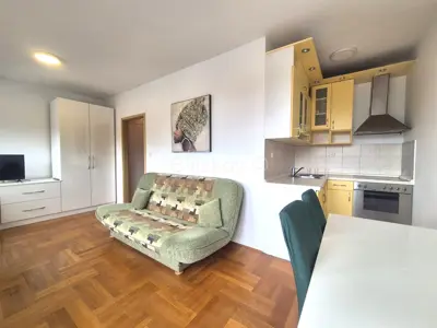 Garsonijera 28 m², Jarun, balkon s pogledom - 3