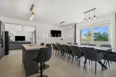 Villa 250 m², Bribir - Meerblick und beheizter Pool - 13