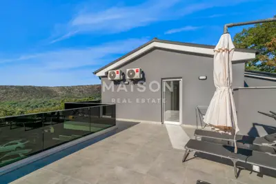 Villa 250 m², Bribir - Meerblick und beheizter Pool - 4