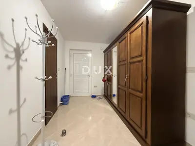 Villa 380 m², Brnčići - luxurious American style - 22