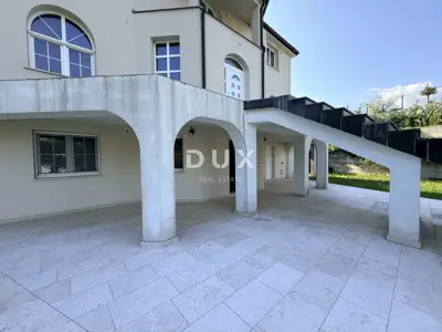 Villa 380 m², Brnčići - luxurious American style - 19