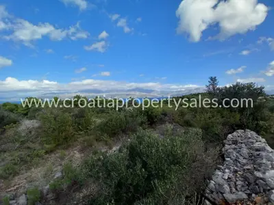 Land, Brač, 42 555 m², 800 000 € - 2