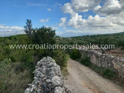 Land, Brač, 42 555 m², 800 000 € - 3