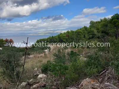Poljoprivredno zemljište 42.550 m², Otok Brač - blizu mora