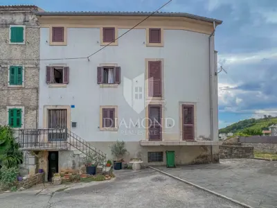 Haus 370 m², Momjan - Zentrum und Meerblick