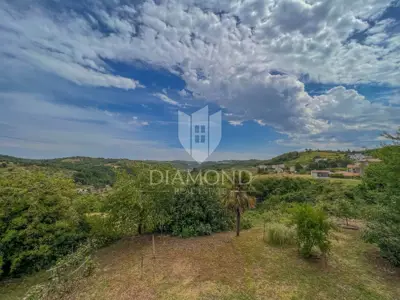 House 370 m², Momjan - center and sea view - 2