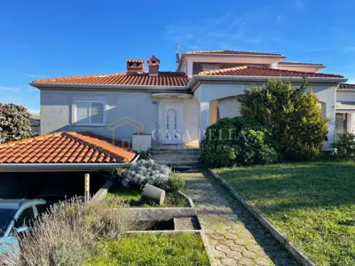 Kuća 200 m², Umag - dva stana i okućnica 700 m²