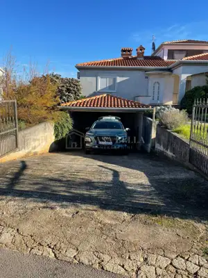 Kuća 200 m², Umag - dva stana i okućnica 700 m² - 10