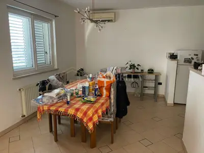 Kuća 200 m², Umag - dva stana i okućnica 700 m² - 5