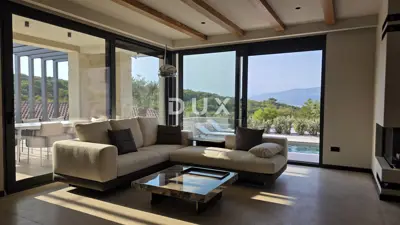 House for sale in Krk, 232 m² - 13