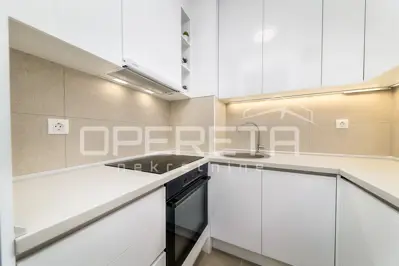Apartment 50 m², Savica, new build with garage parking space - 4